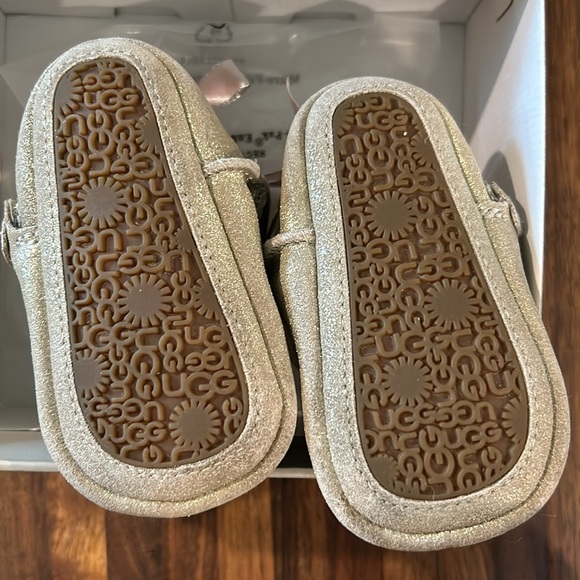 Baby UGGS - Picture 3 of 4